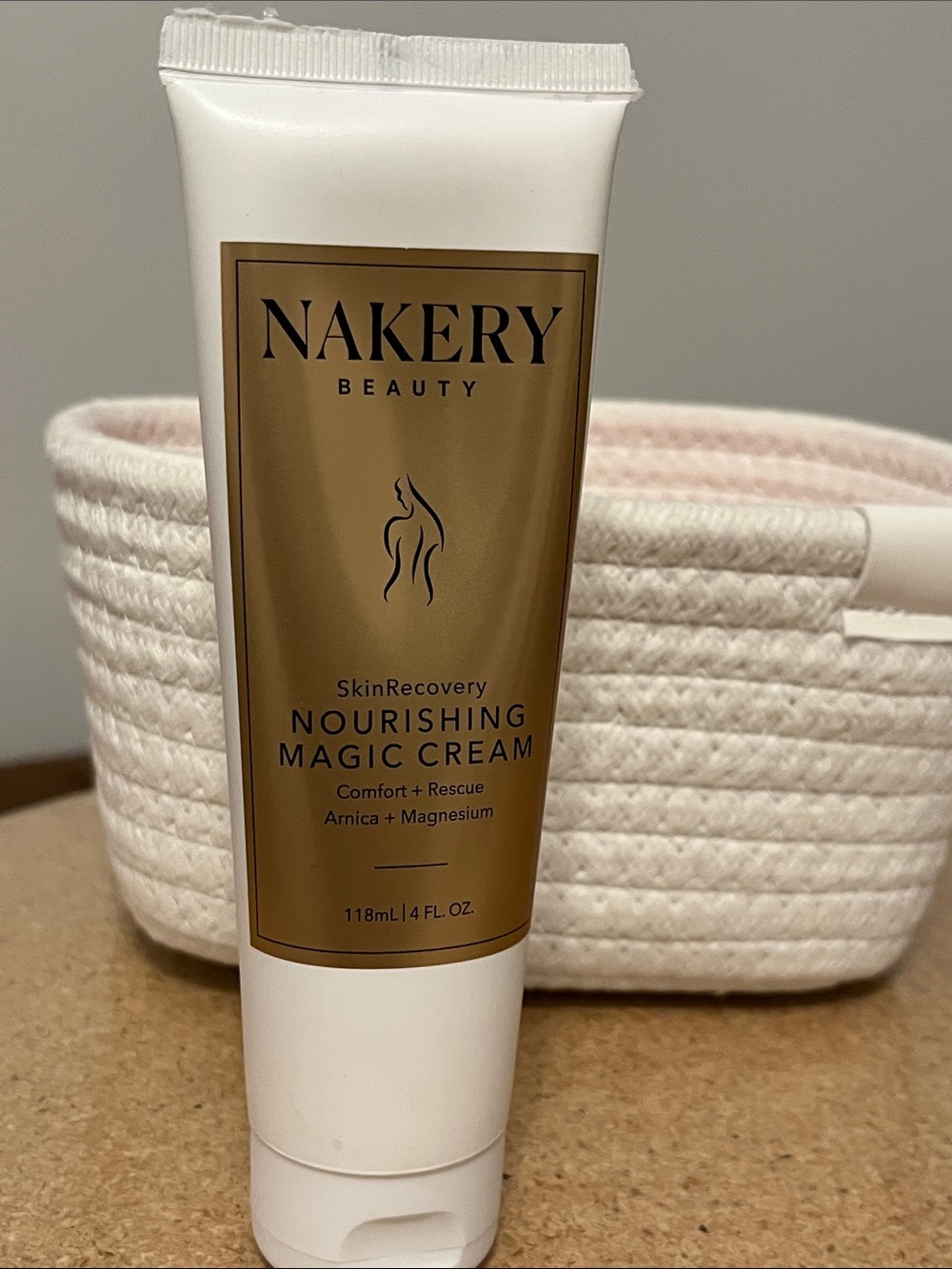 Nakery Beauty Nourishing Magic Cream — White & Gold